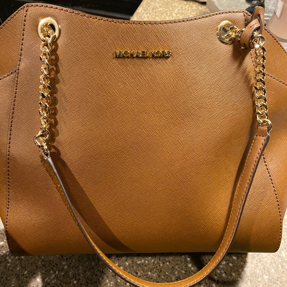 Michael Kors large shoulder bag. Like new. Carried a handful of times.
